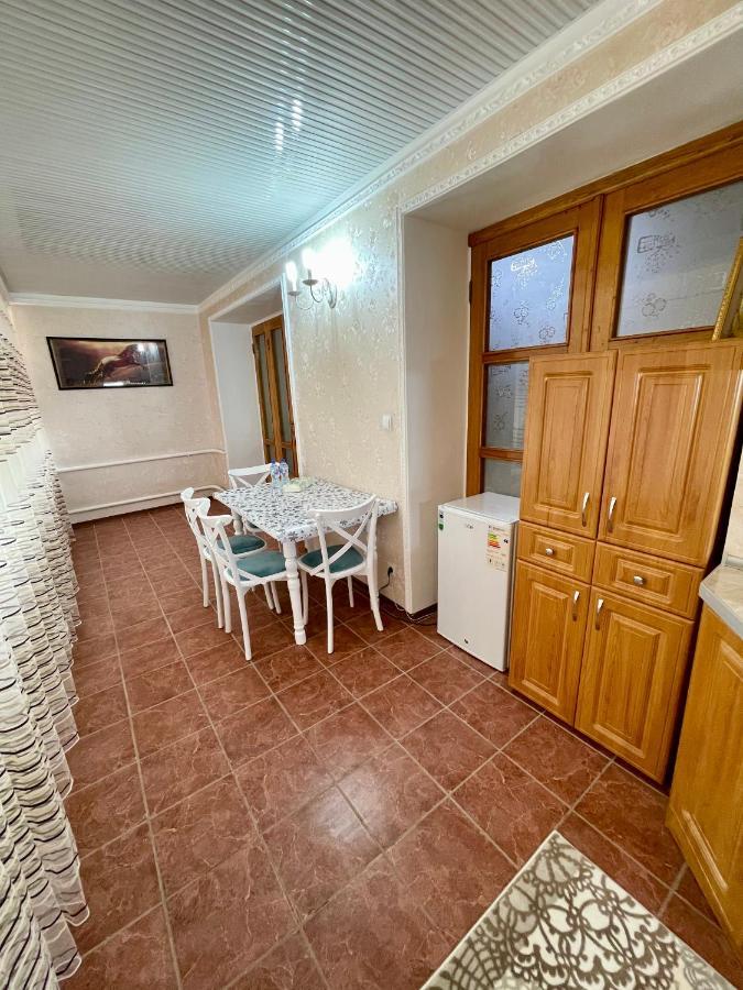 Classic C1 Apartment In The Center With 4 Rooms Tasjkent Buitenkant foto