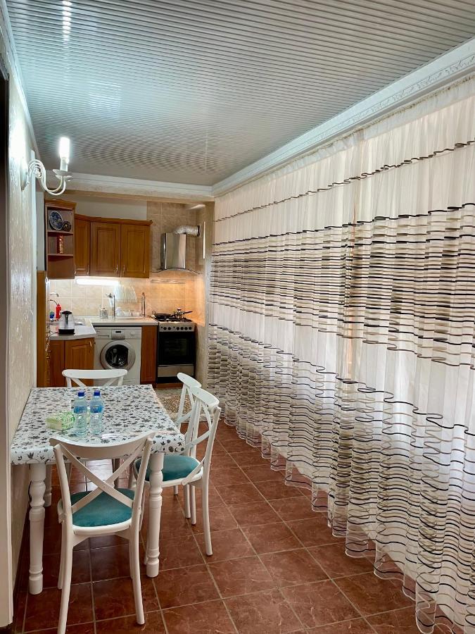 Classic C1 Apartment In The Center With 4 Rooms Tasjkent Buitenkant foto