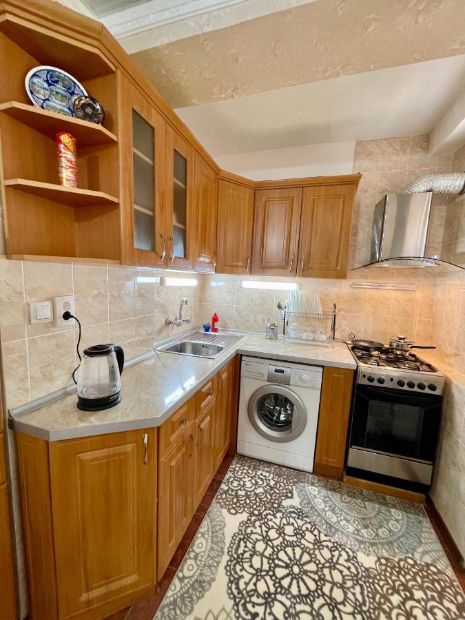 Classic C1 Apartment In The Center With 4 Rooms Tasjkent Buitenkant foto