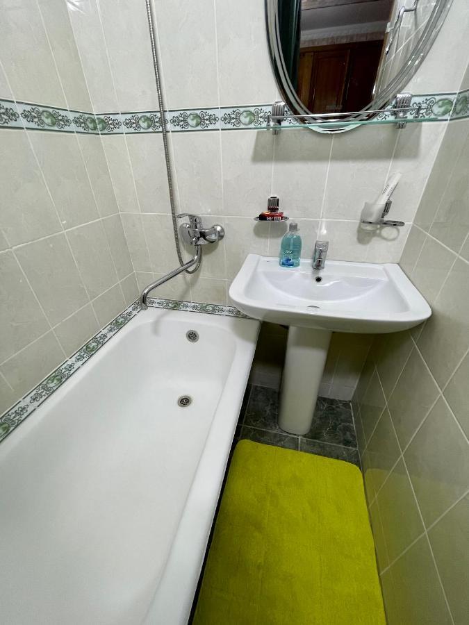 Classic C1 Apartment In The Center With 4 Rooms Tasjkent Buitenkant foto