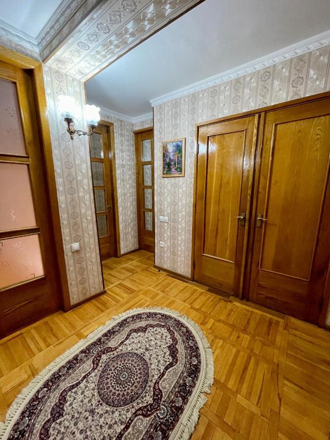 Classic C1 Apartment In The Center With 4 Rooms Tasjkent Buitenkant foto
