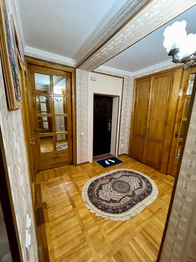 Classic C1 Apartment In The Center With 4 Rooms Tasjkent Buitenkant foto