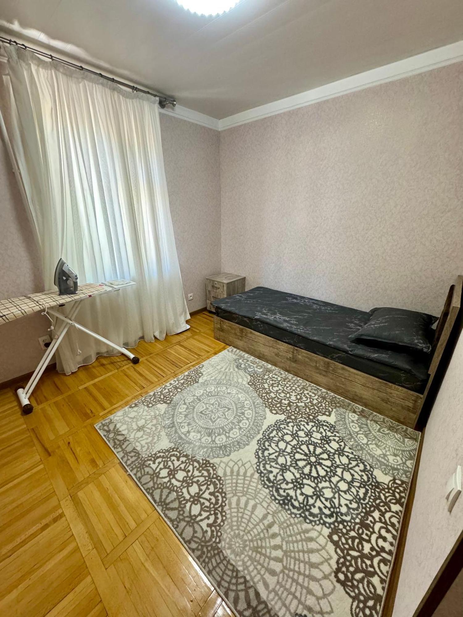 Classic C1 Apartment In The Center With 4 Rooms Tasjkent Buitenkant foto